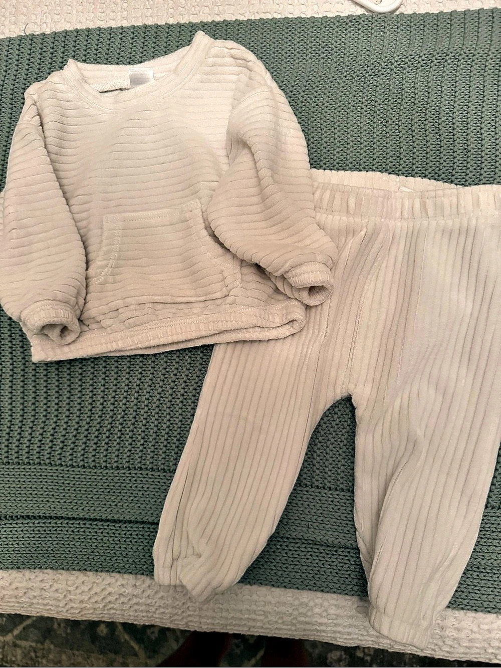 Carter's Matching Ribbed Set Baby 6-9M Cream Like New